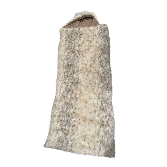 Pottery Barn Faux Fur Snow Leopard Animal Hooded Sleeping Bag - Picture 1 of 7
